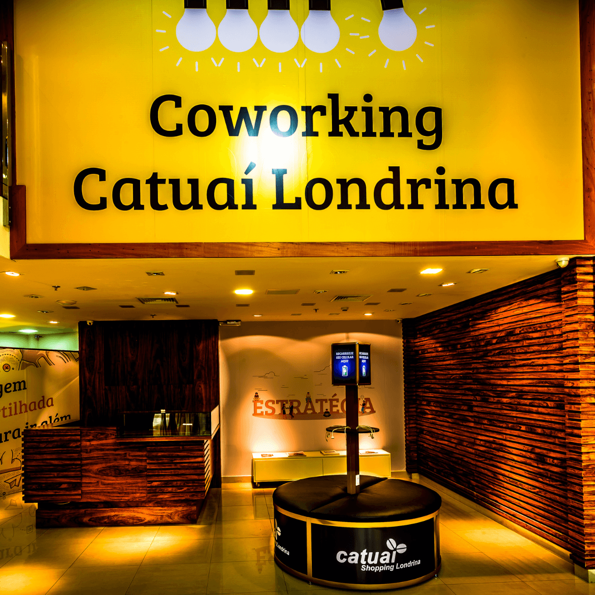 Torre Carregamento Celular 12 tomadas