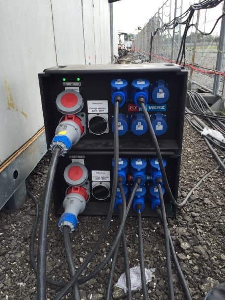 Caixa Elétrica Grande 6 tomadas - Elétrica para locação